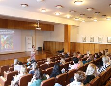 Uczestnicy konferencji regionalnych pn. „Wykrywanie wczesnych symptomów sytuacji kryzysowych, w tym zachowań samobójczych i innych zachowań autodestruktywnych u dzieci i młodzieży”