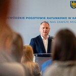 Prelegent przy mównicy